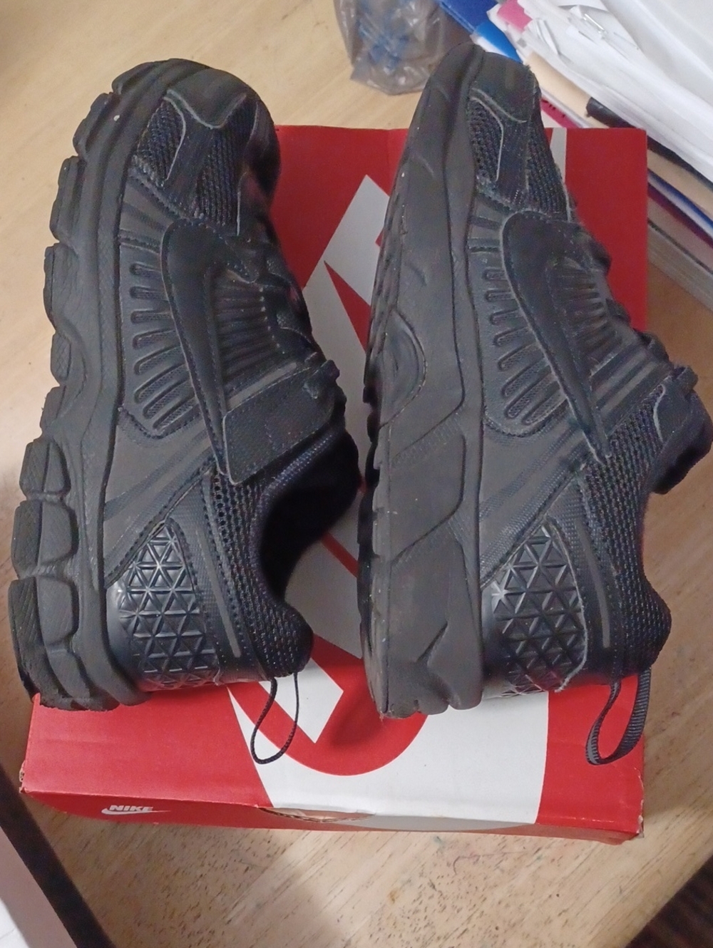 Nike Vomero 5 Preschool Black Athletic Sneakers For Kids Size 2.5Y - Picture 4 of 12